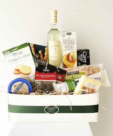 Gourmet Box with wine
